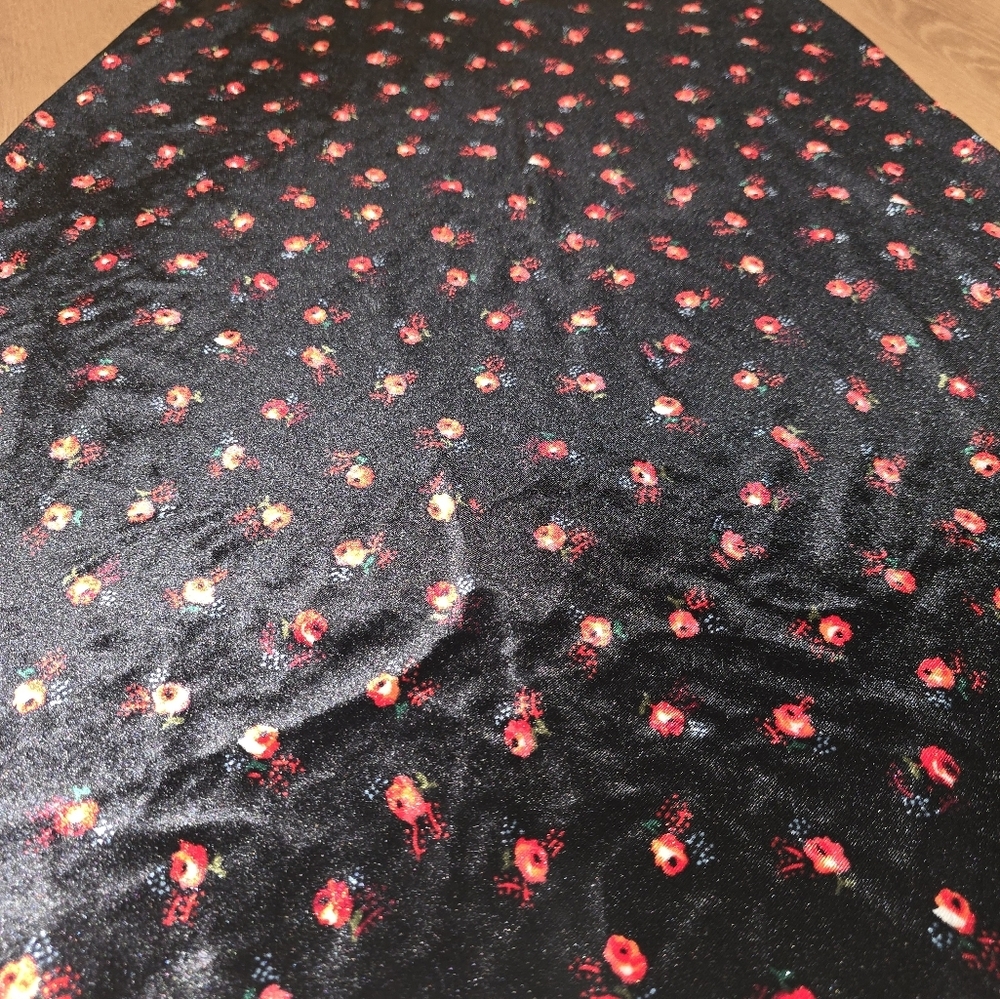 LOFT Black Velvet Skirt with Red Floral Pattern, Midi, A Line, Womens S - Picture 3 of 9